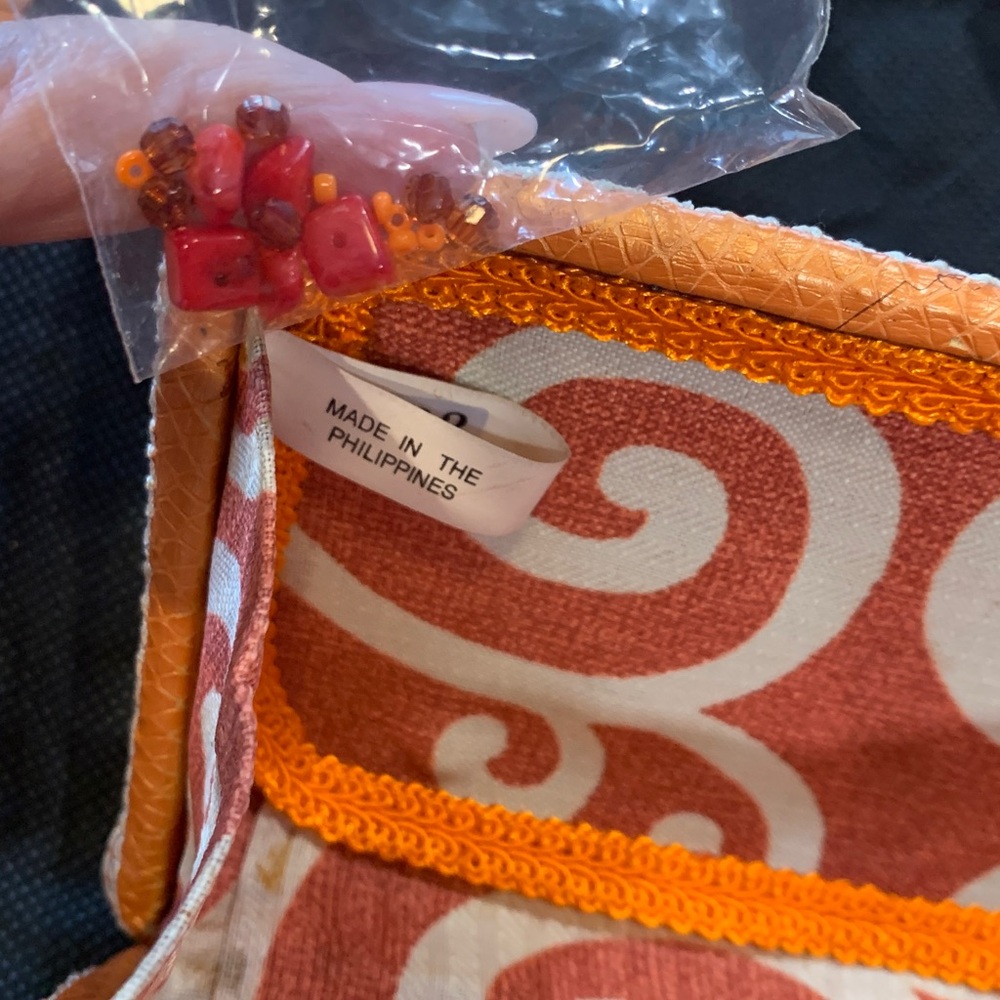 Mary Frances "Hibiscus" handbag - Picture 16 of 17